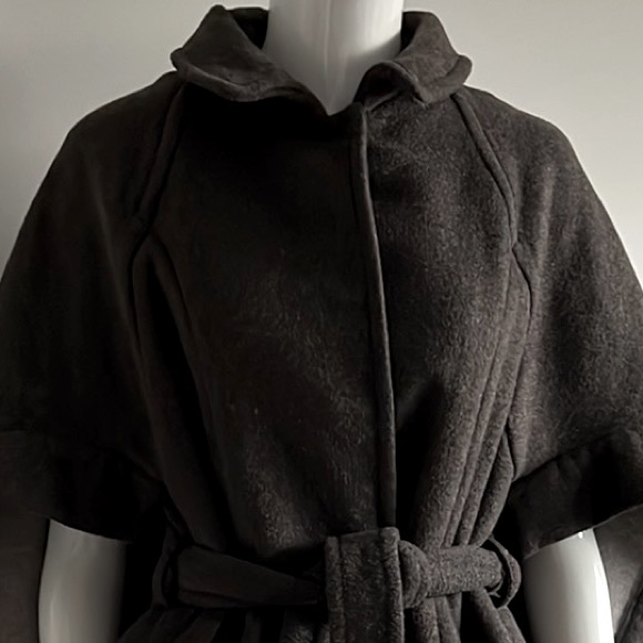 BASQUE Wool Blended Gray Cape Coat. - Picture 7 of 12